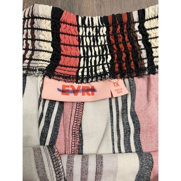 EVRI Pull-On Striped Shorts with Pockets Smocked Elastic Waist Plus Size 1X - Picture 4 of 6